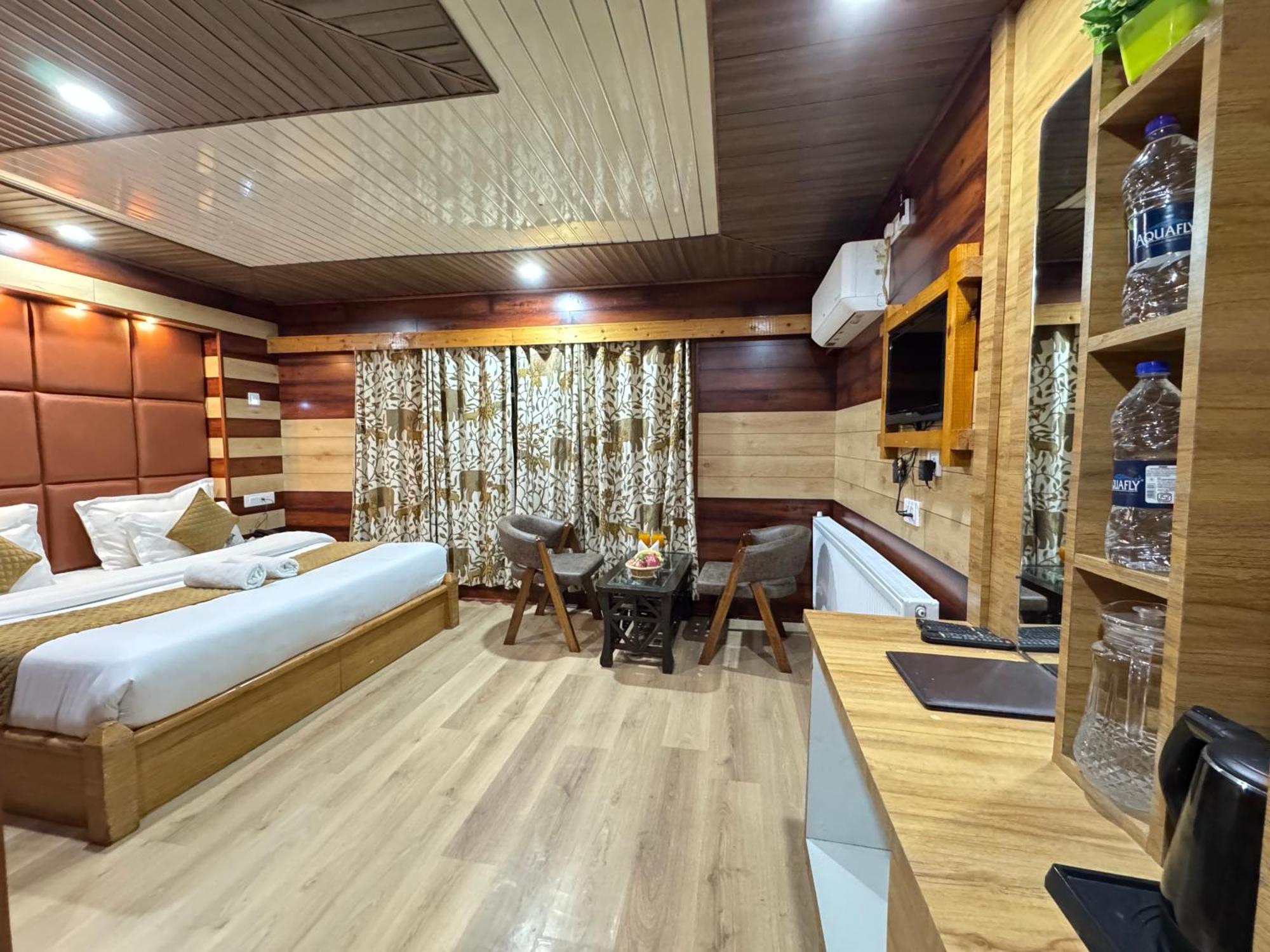 Bombay Palace Otel Pahalgām Dış mekan fotoğraf