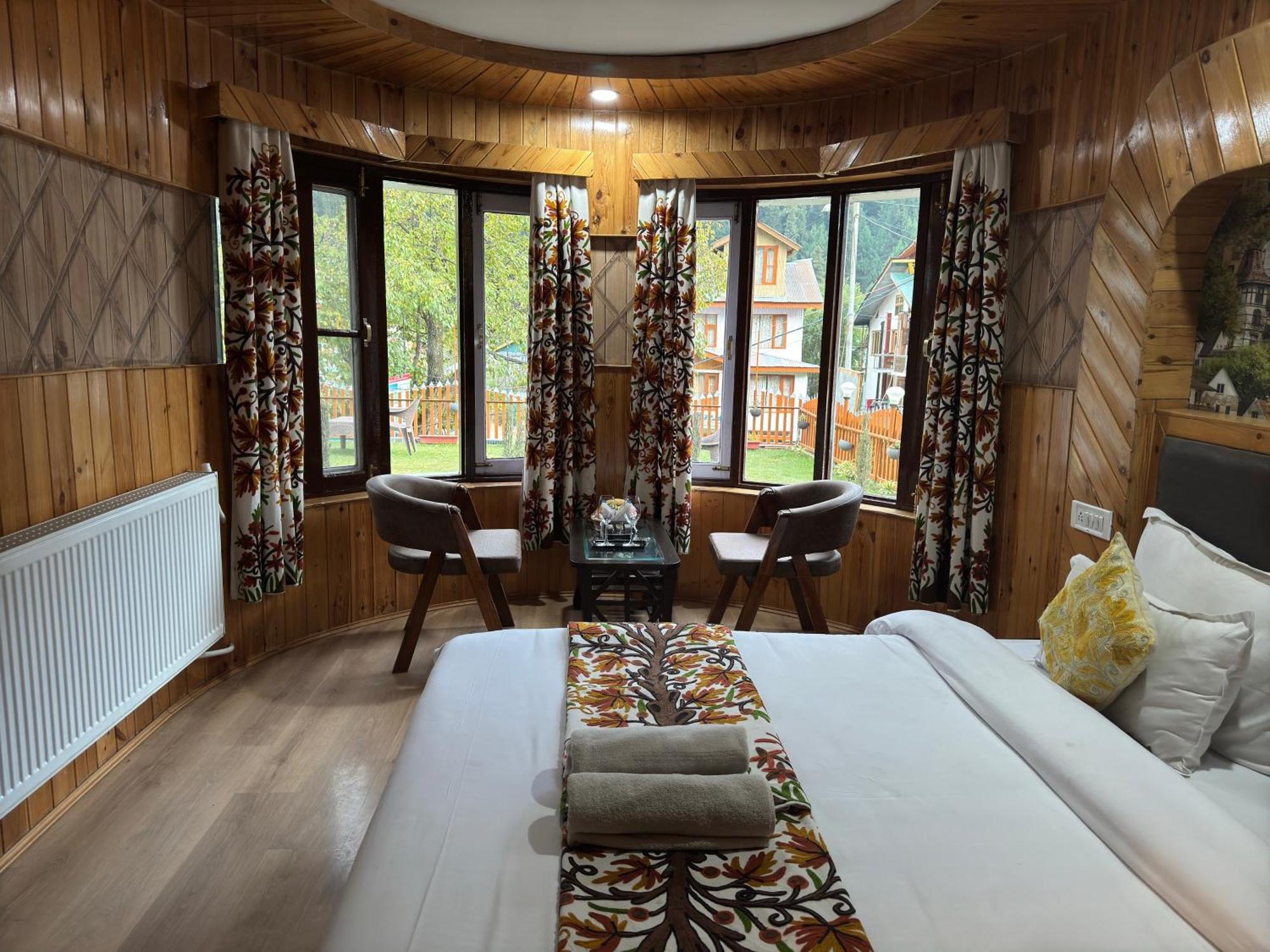 Bombay Palace Otel Pahalgām Dış mekan fotoğraf